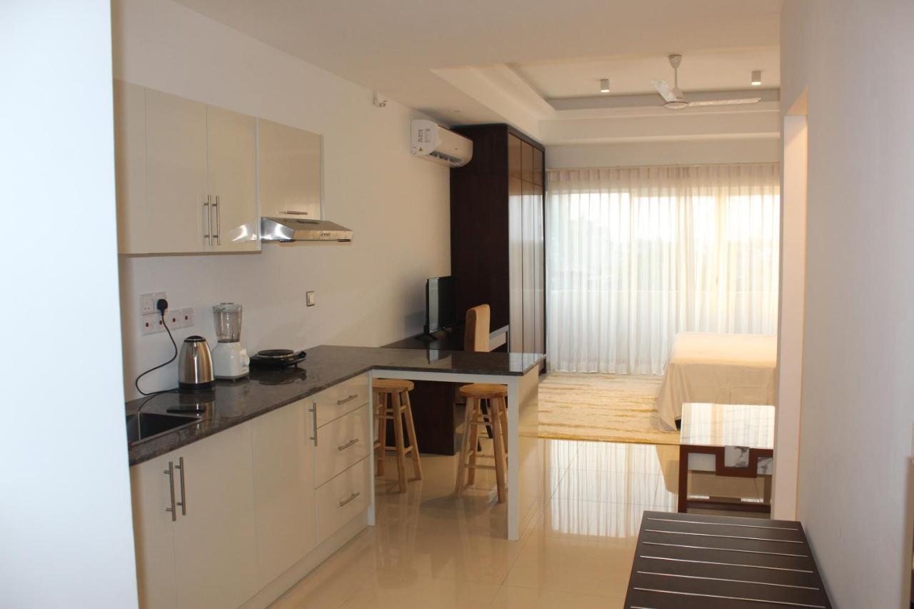 Ocean Breeze Sea View Luxury Apartments Negombo Ngoại thất bức ảnh