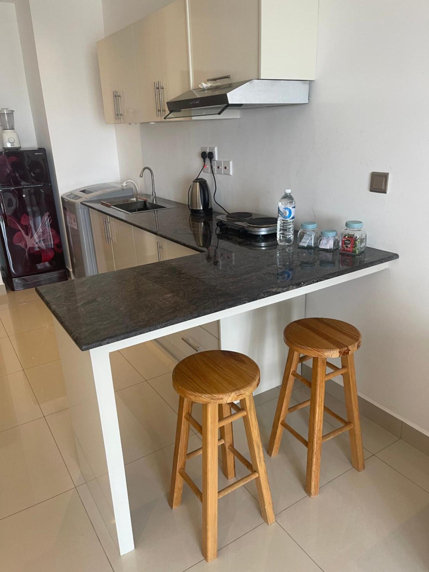 Ocean Breeze Sea View Luxury Apartments Negombo Ngoại thất bức ảnh
