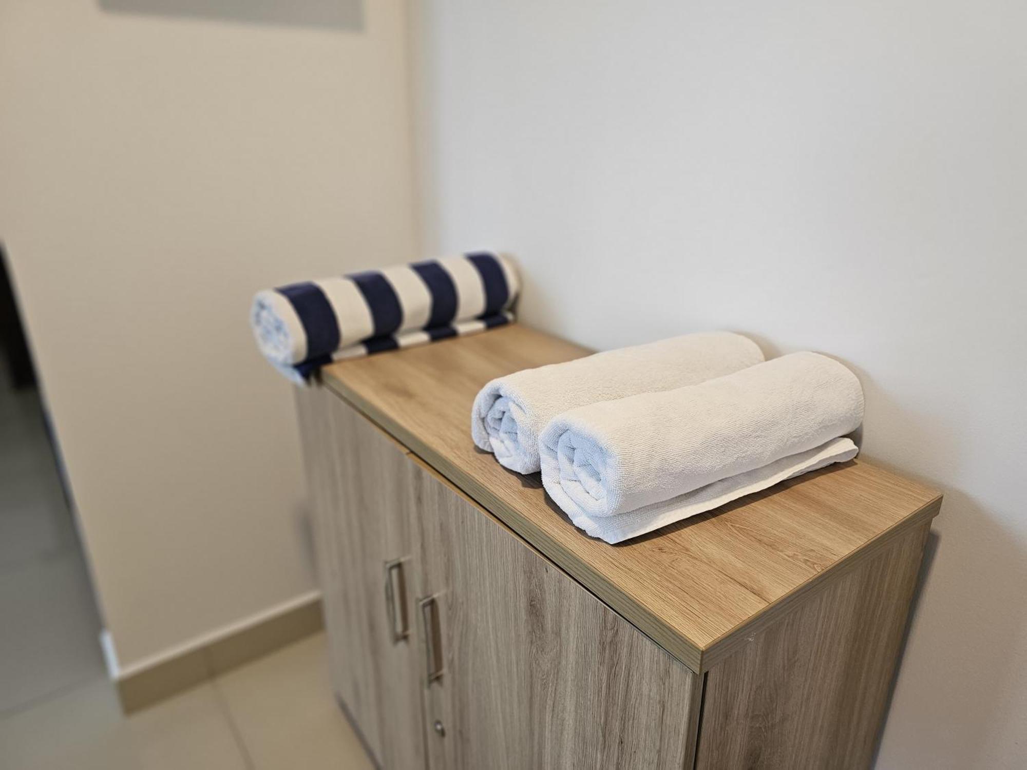 Ocean Breeze Sea View Luxury Apartments Negombo Ngoại thất bức ảnh
