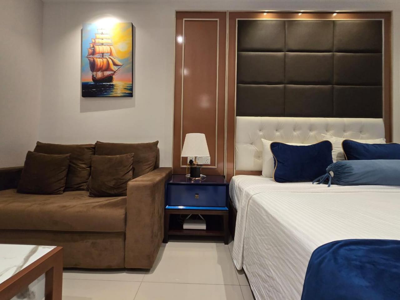 Ocean Breeze Sea View Luxury Apartments Negombo Ngoại thất bức ảnh